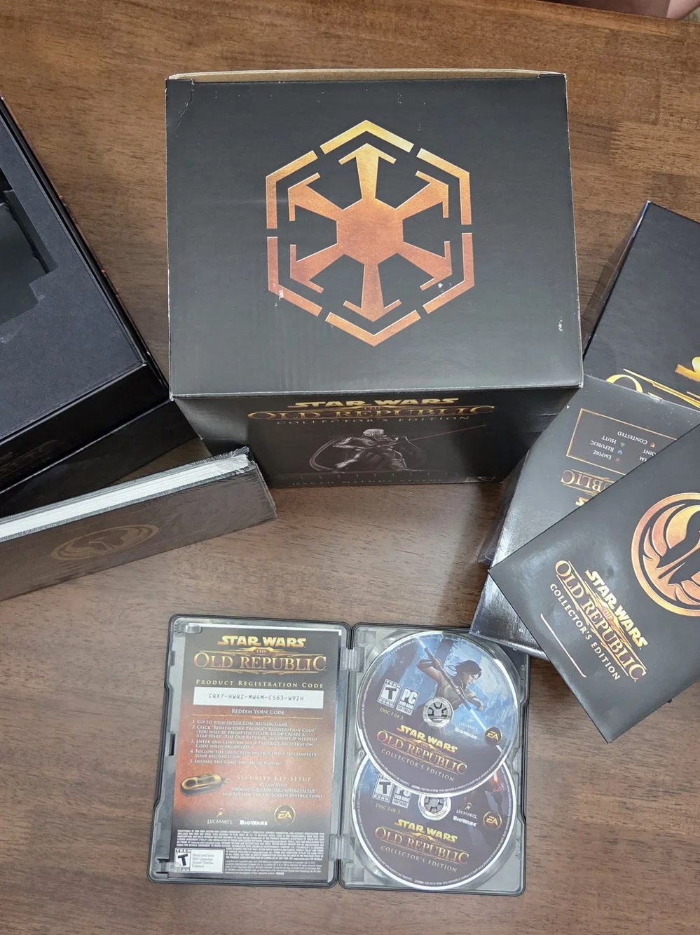 Star Wars: The Old Republic Collector's Edition - Black & Gold Box Set